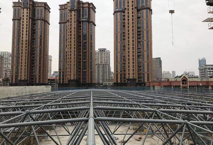 格尔木螺栓球网架结构